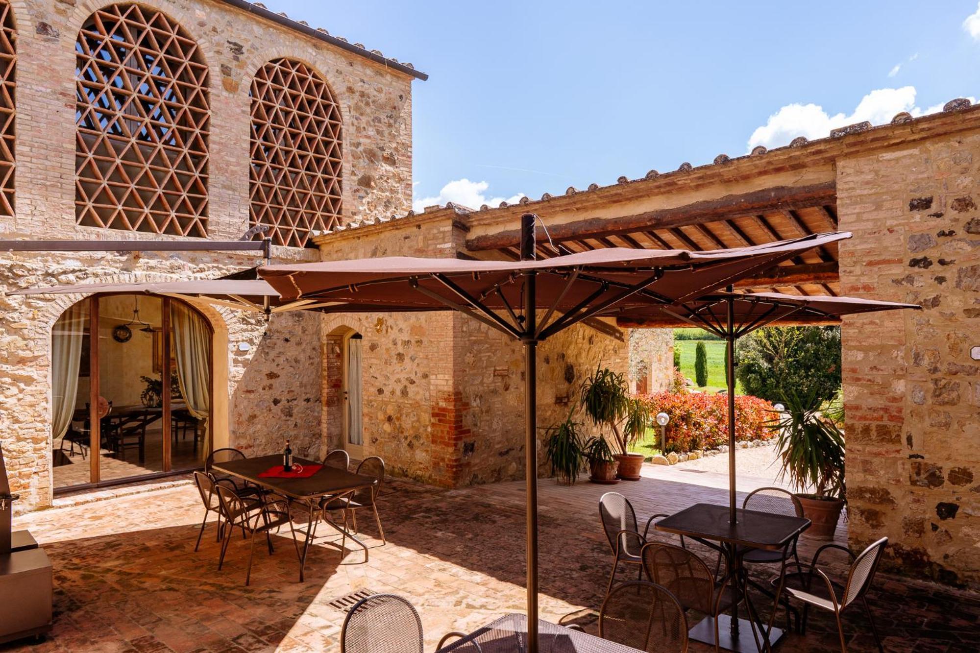 Villa Le Beringhe - Wine Pool & Relax Colle Val D'Elsa Exteriör bild